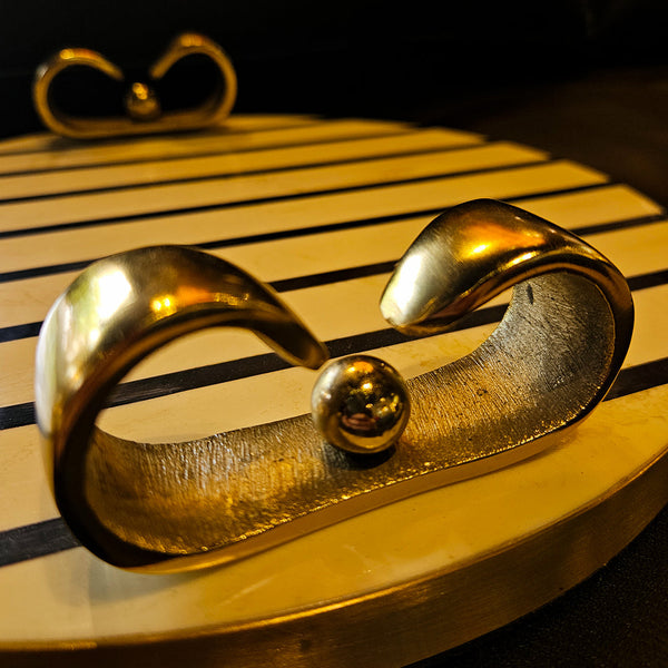S/2 12/14" PLATTED BLK & WHITE TRAYS