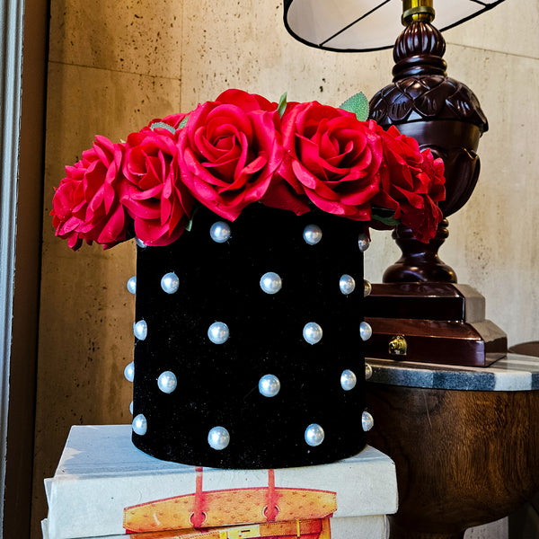 FLORERO CON PERLAS DE ROSAS ROJAS