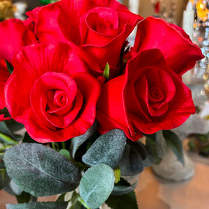 MINI ARREGLO CON ROSAS ROJAS