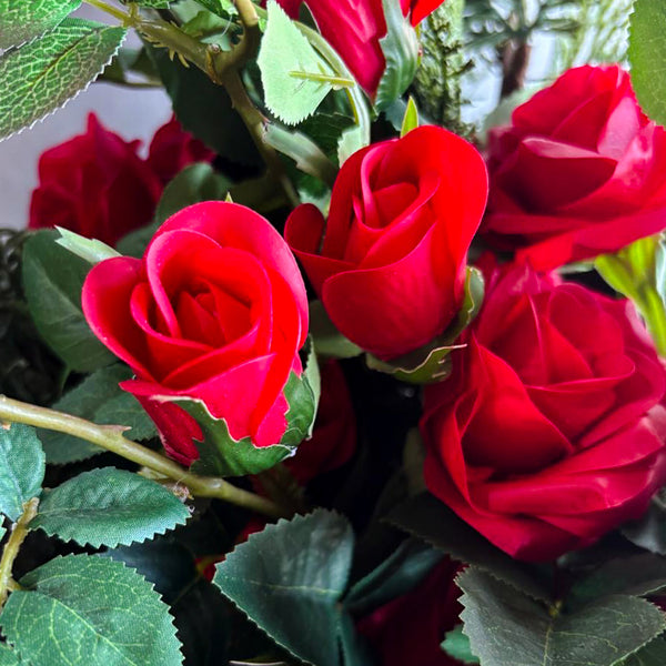 ARREGLO GRANDE DE FLORES ROJAS