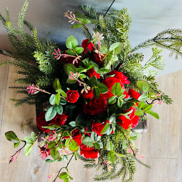 ARREGLO GRANDE DE FLORES ROJAS