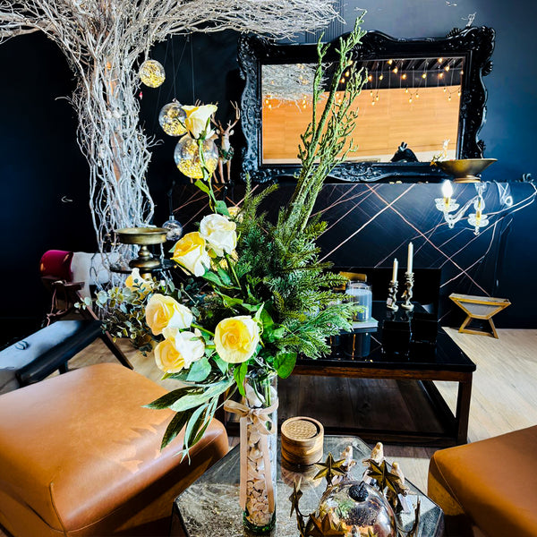 ARREGLO GRANDE VERDE CON ROSAS AMARILLAS