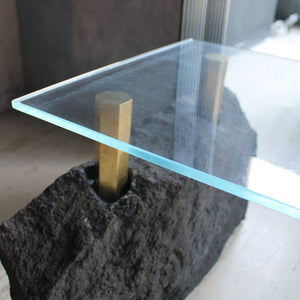 MESA LATERALES PIEDRA CON CRISTAL