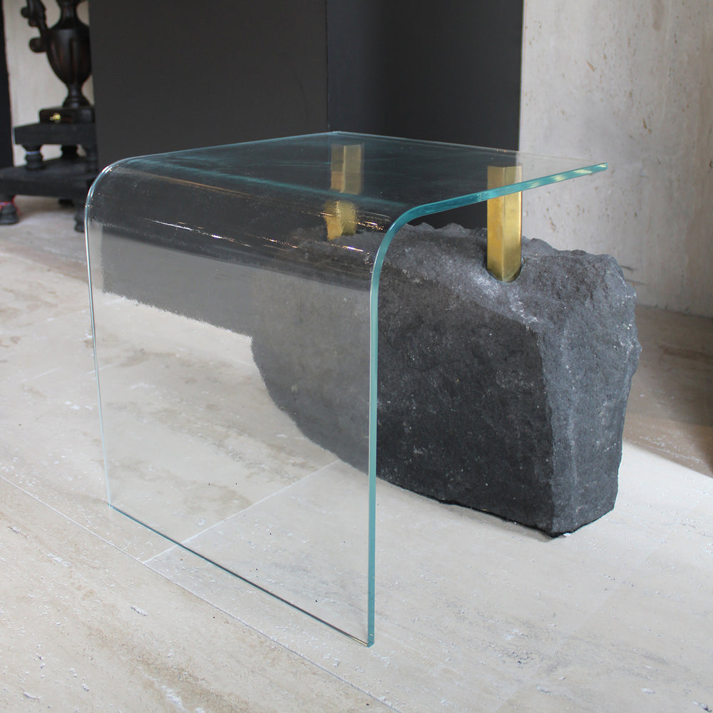 MESA LATERALES PIEDRA CON CRISTAL